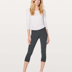 Lululemon In Movement Crop Everlux 19” Grey Sz 10